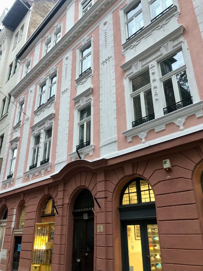 Jewelry Box In Central Budapest Exterior photo
