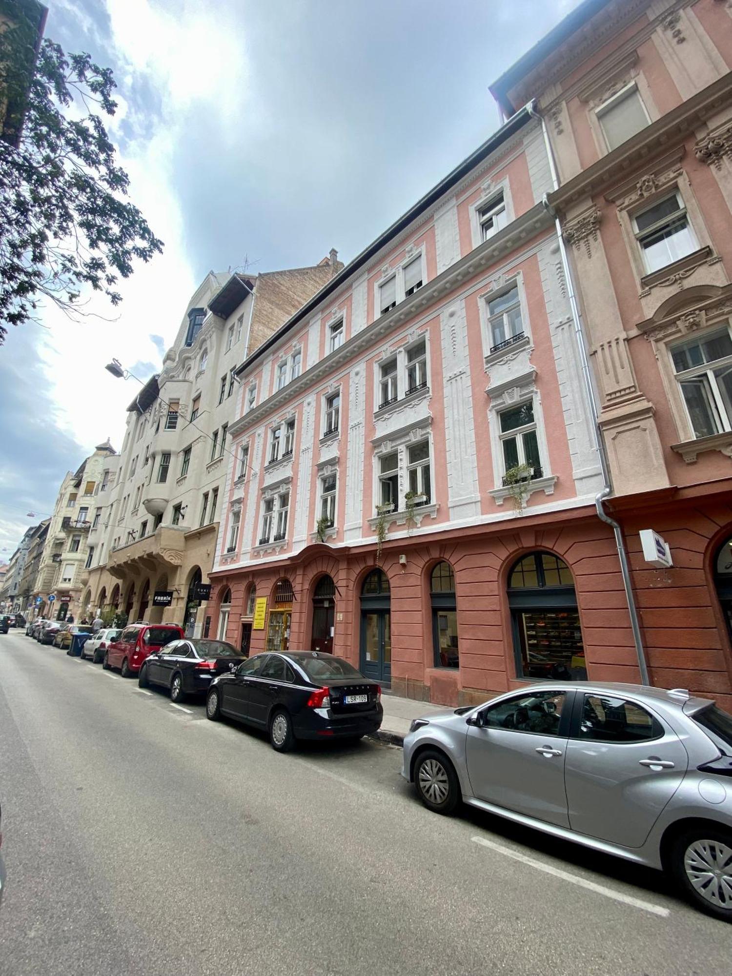 Jewelry Box In Central Budapest Exterior photo